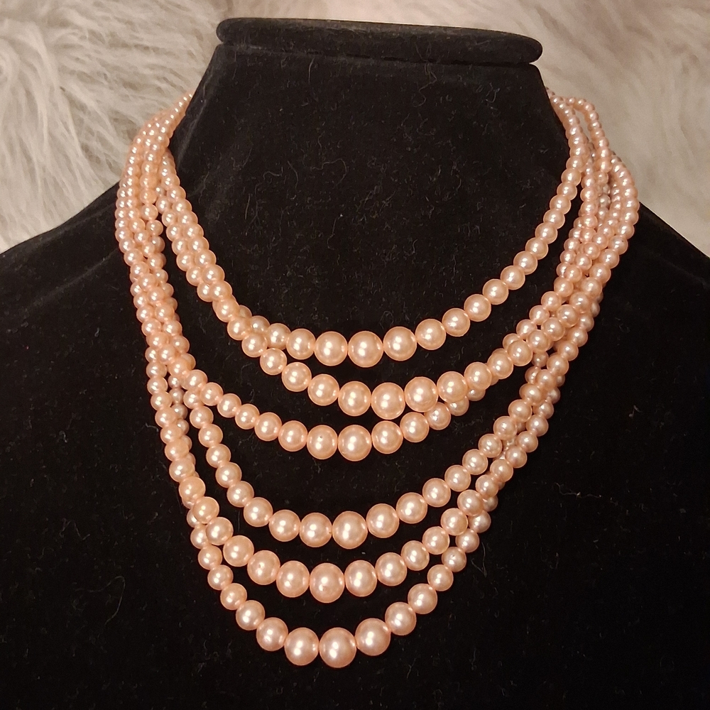 Elegant Pearl Necklace